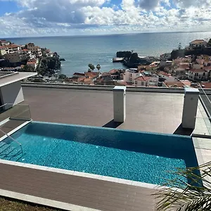 Deluxe Bay View Apartment
